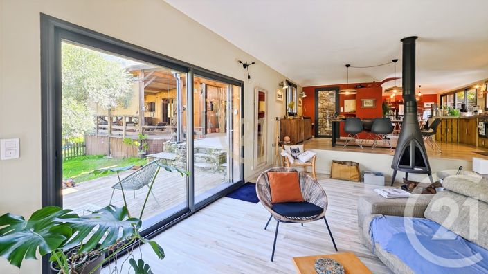 Image No.2-3 Bed House for sale