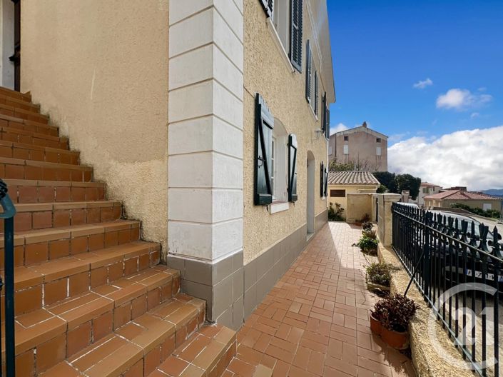 Image No.14-4 Bed House for sale