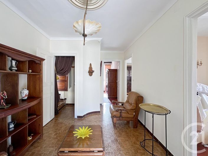 Image No.17-4 Bed House for sale