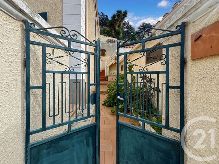 Image No.2-4 Bed House for sale