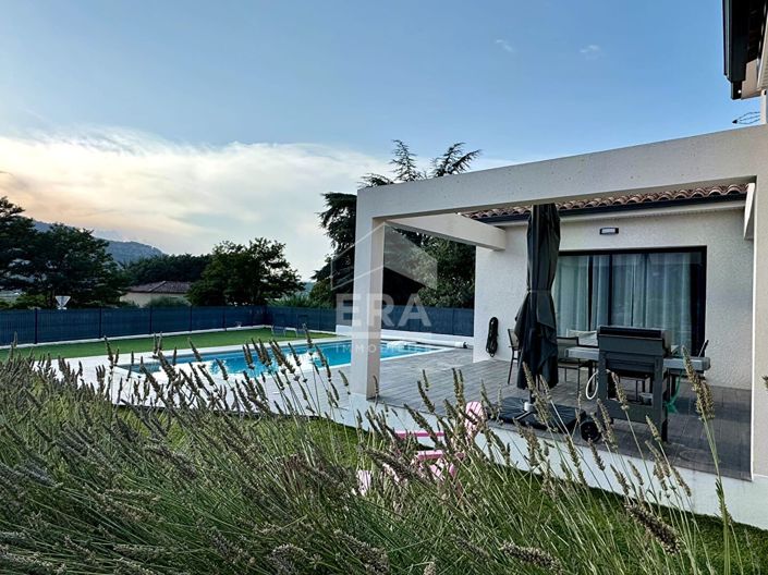 Image No.2-4 Bed House for sale