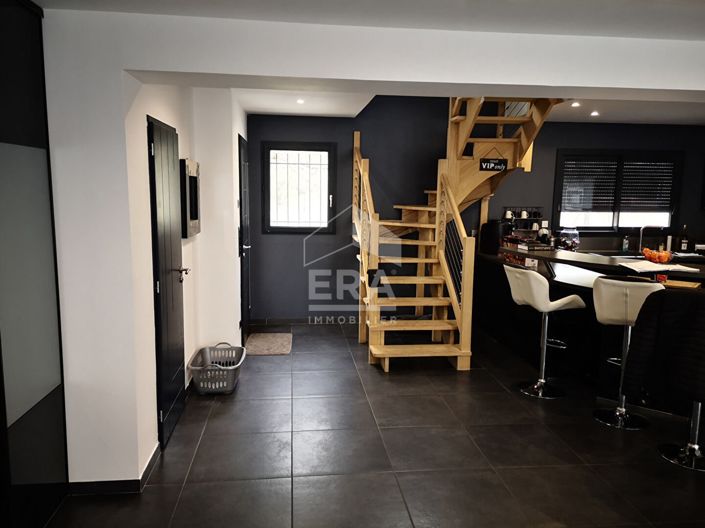 Image No.3-4 Bed House for sale