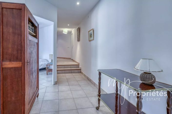 Image No.29-6 Bed House for sale