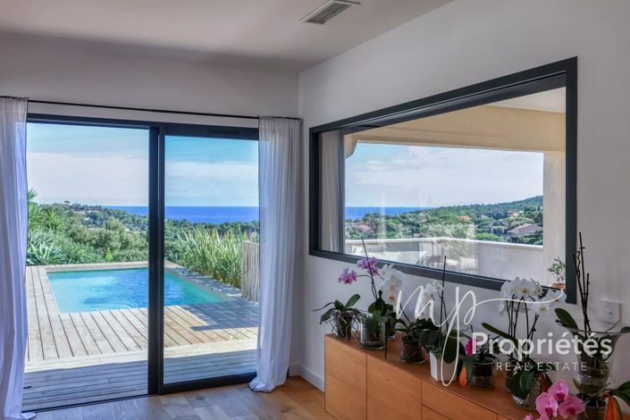 Image No.20-4 Bed House for sale