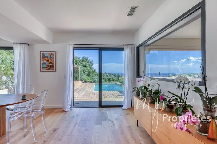 Image No.21-4 Bed House for sale