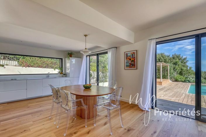 Image No.22-4 Bed House for sale