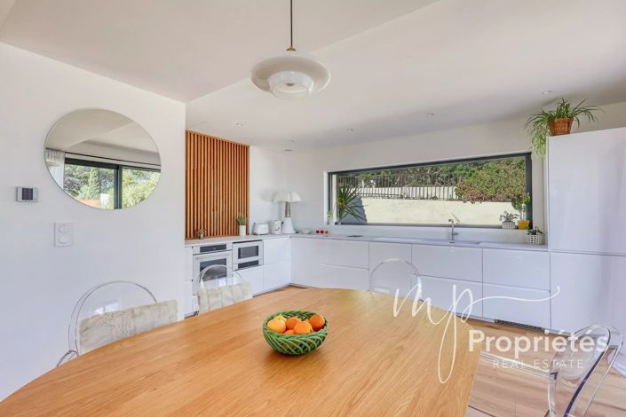 Image No.26-4 Bed House for sale