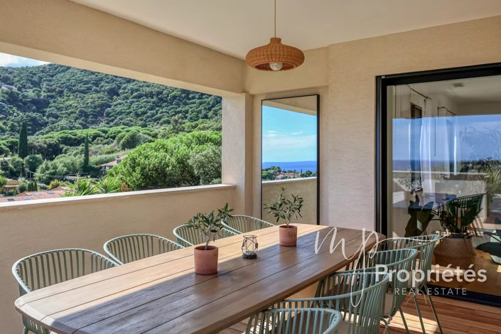 Image No.30-4 Bed House for sale