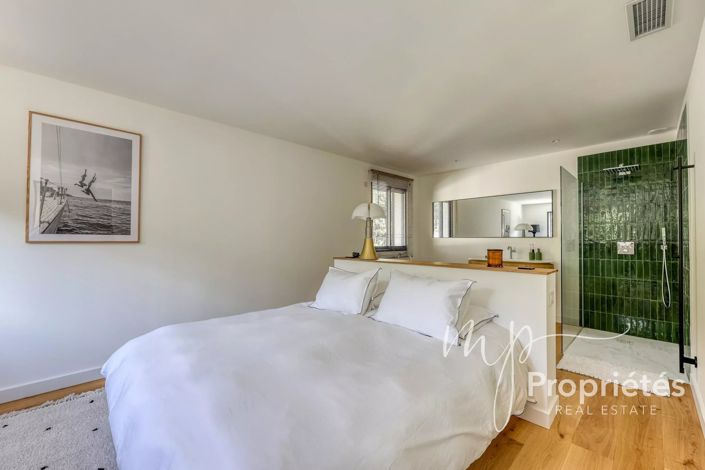 Image No.33-4 Bed House for sale
