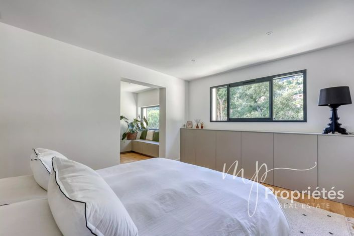 Image No.35-4 Bed House for sale