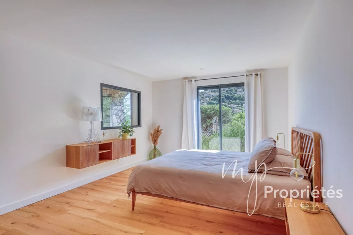 Image No.36-4 Bed House for sale