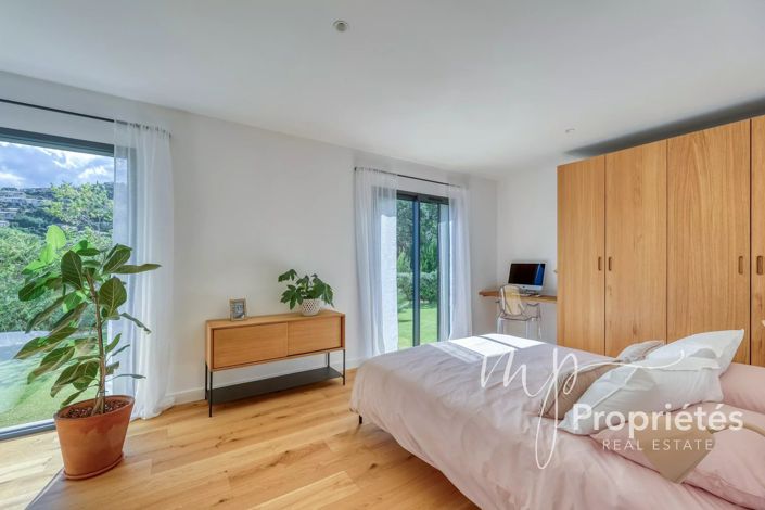 Image No.38-4 Bed House for sale