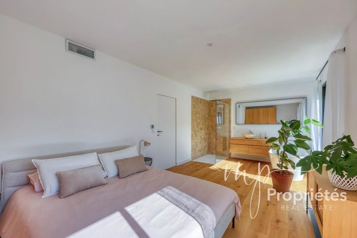 Image No.39-4 Bed House for sale