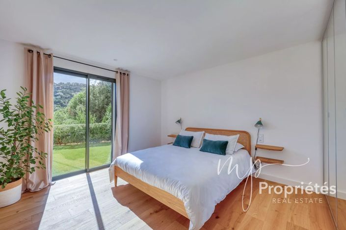 Image No.41-4 Bed House for sale