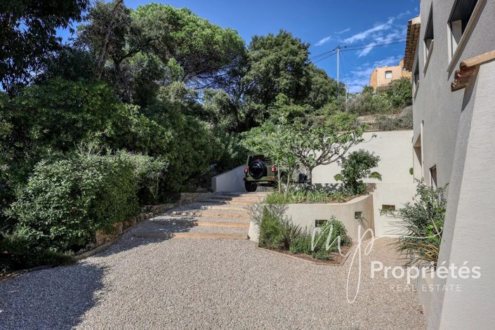 Image No.47-4 Bed House for sale