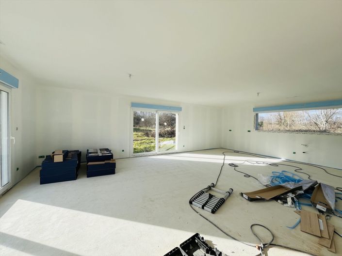 Image No.3-3 Bed House for sale