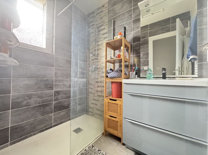 Image No.3-2 Bed House for sale