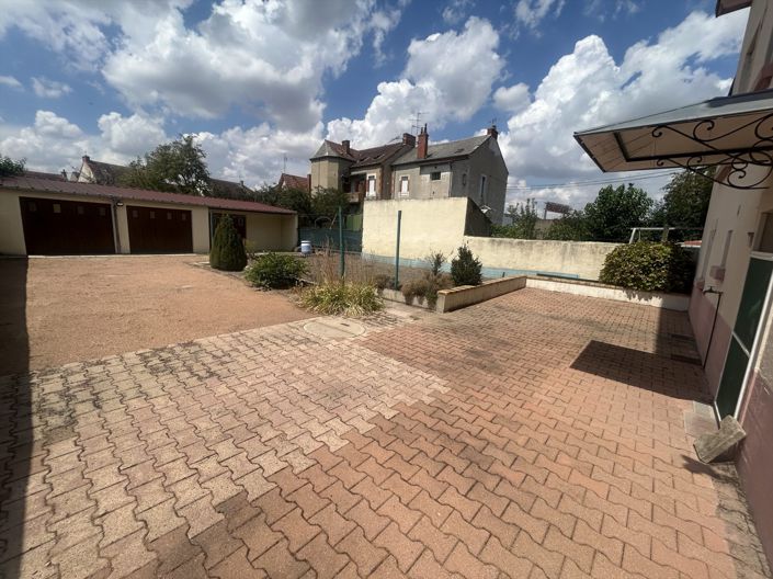 Image No.2-4 Bed House for sale
