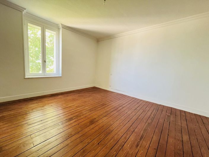 Image No.10-3 Bed Apartment for sale