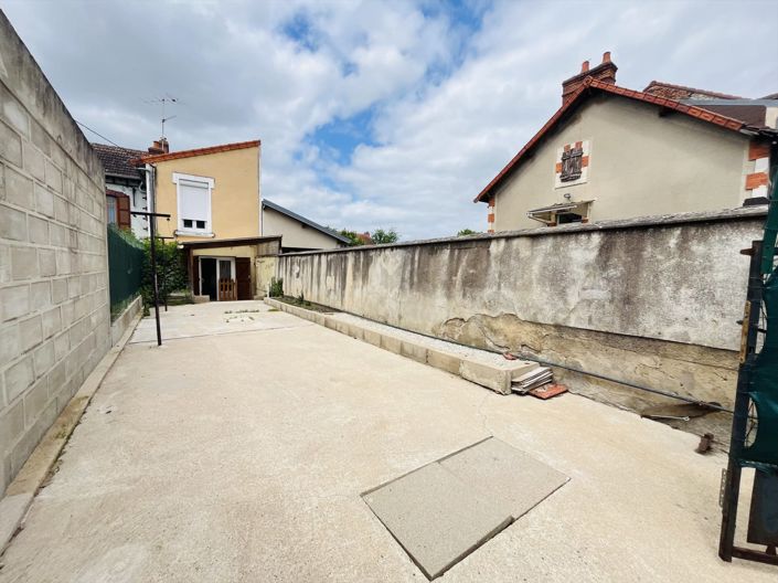 Image No.10-2 Bed House for sale