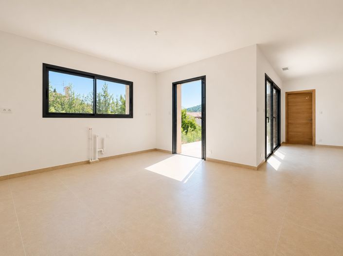 Image No.6-3 Bed House for sale
