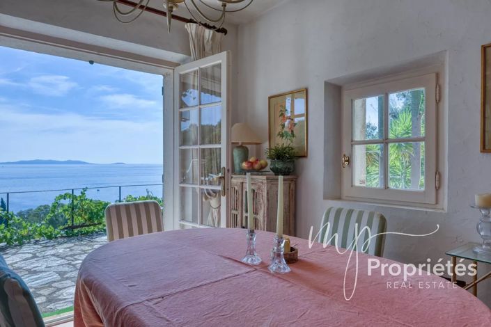 Image No.10-4 Bed House for sale
