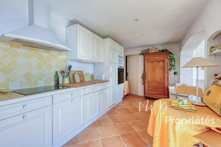 Image No.24-4 Bed House for sale