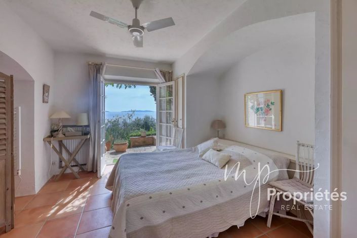Image No.26-4 Bed House for sale