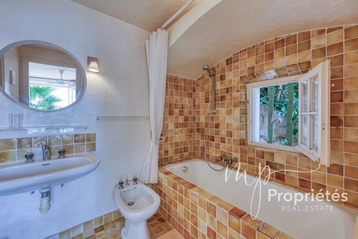 Image No.29-4 Bed House for sale