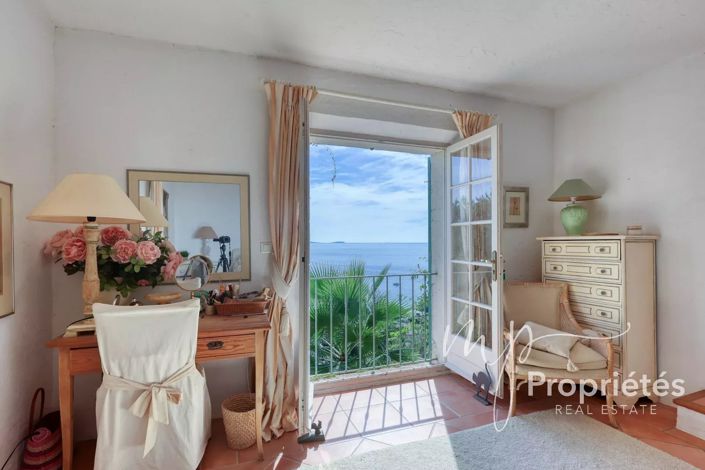 Image No.38-4 Bed House for sale