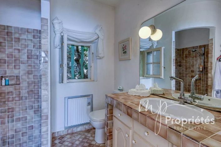 Image No.42-4 Bed House for sale