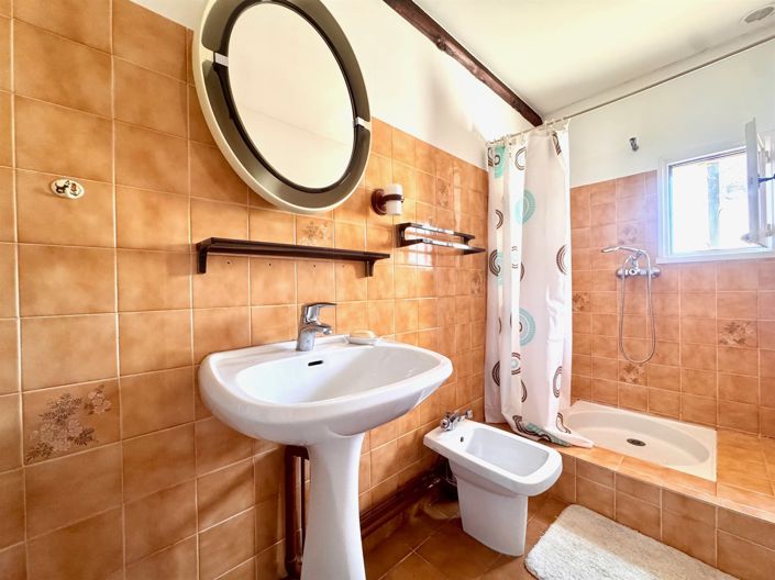 Image No.11-4 Bed House for sale