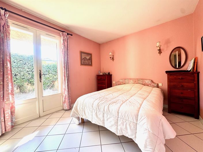 Image No.12-4 Bed House for sale