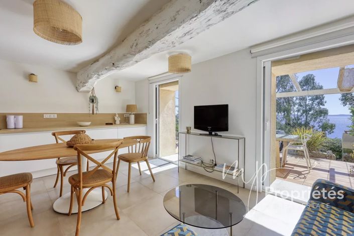Image No.2-4 Bed House for sale