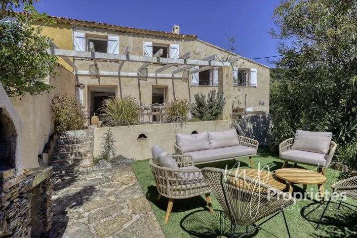 Image No.24-4 Bed House for sale