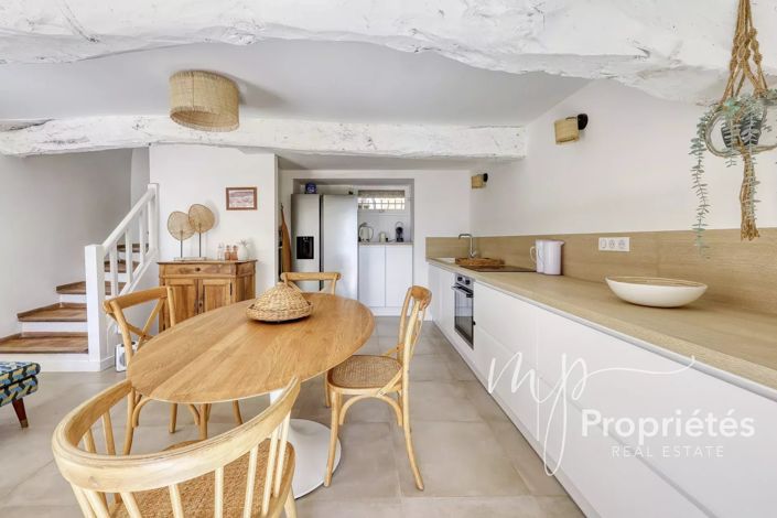 Image No.3-4 Bed House for sale