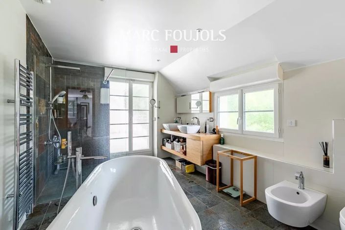 Image No.18-5 Bed House for sale