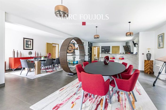 Image No.7-5 Bed House for sale