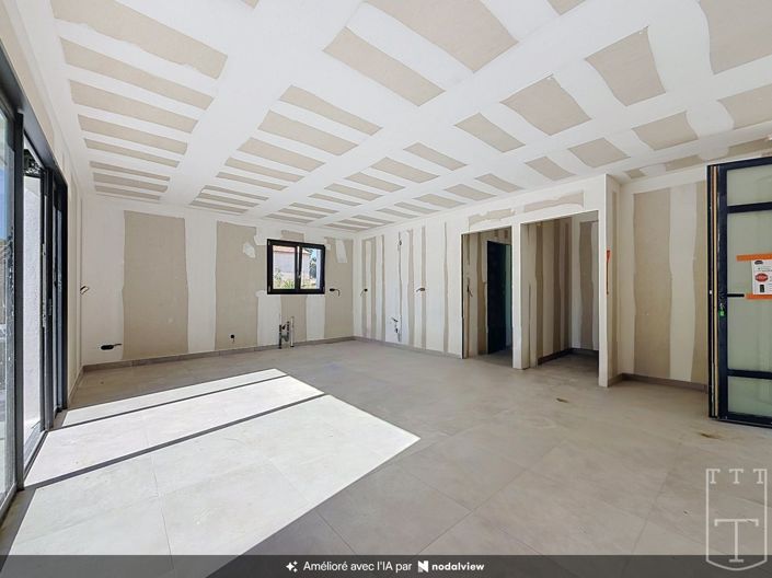 Image No.6-2 Bed House for sale
