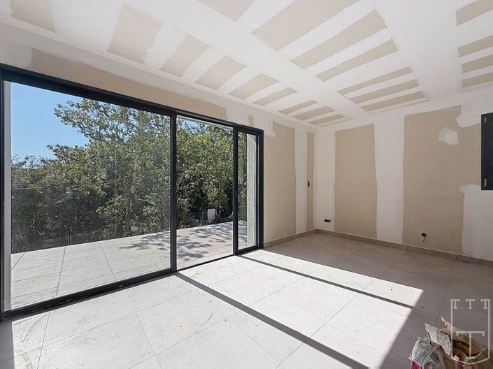 Image No.7-2 Bed House for sale