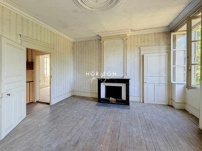 Image No.21-10 Bed Property for sale