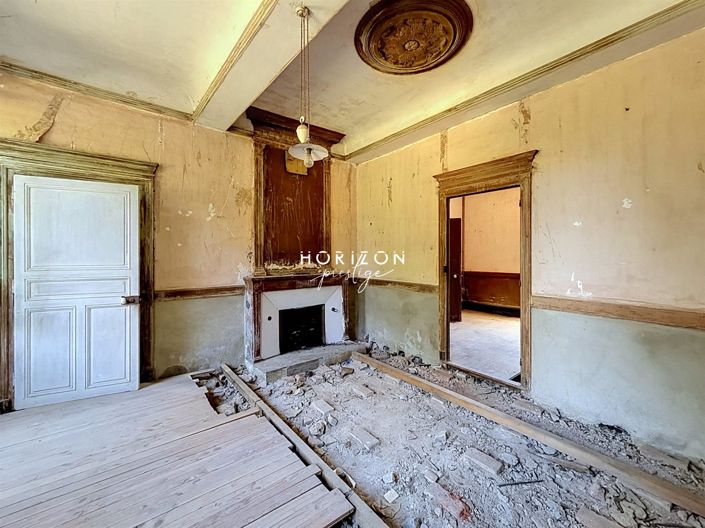 Image No.25-10 Bed Property for sale