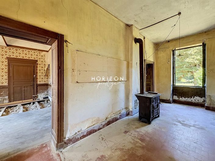 Image No.27-10 Bed Property for sale