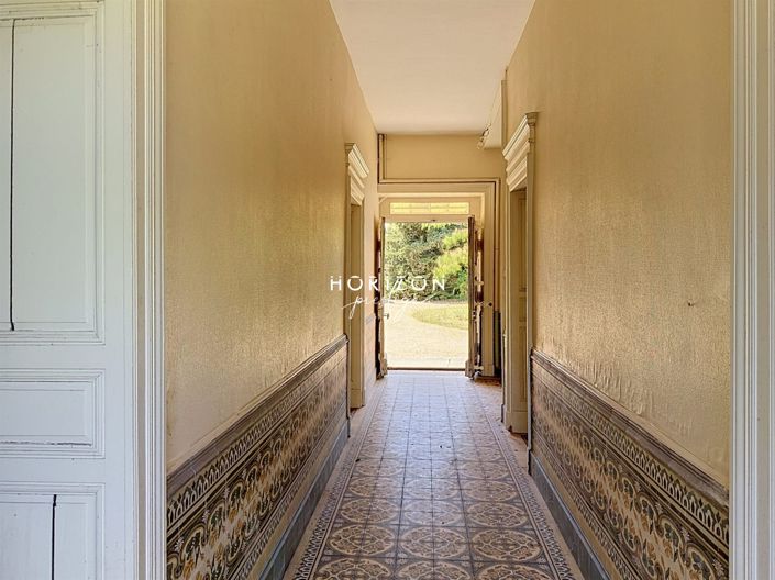 Image No.4-10 Bed Property for sale