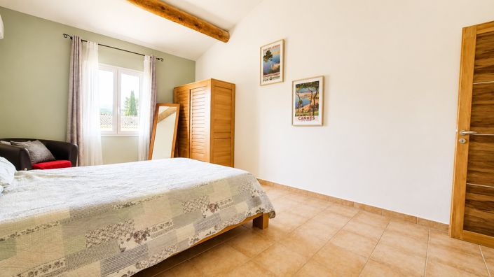 Image No.18-5 Bed House for sale
