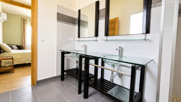 Image No.19-5 Bed House for sale