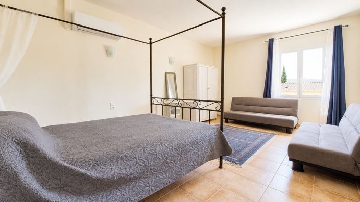 Image No.20-5 Bed House for sale