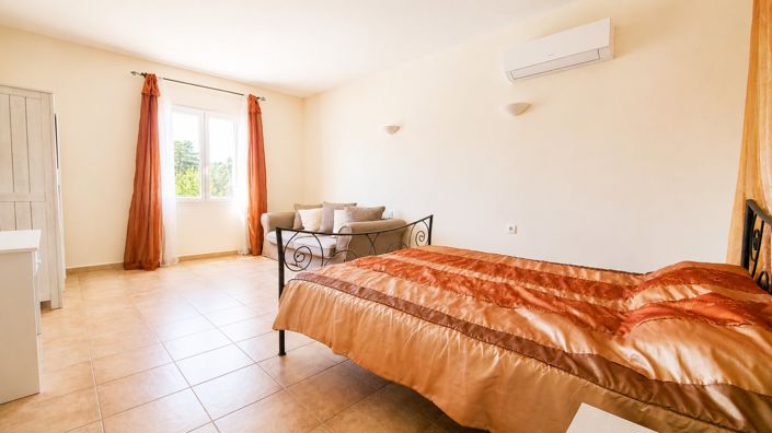 Image No.22-5 Bed House for sale