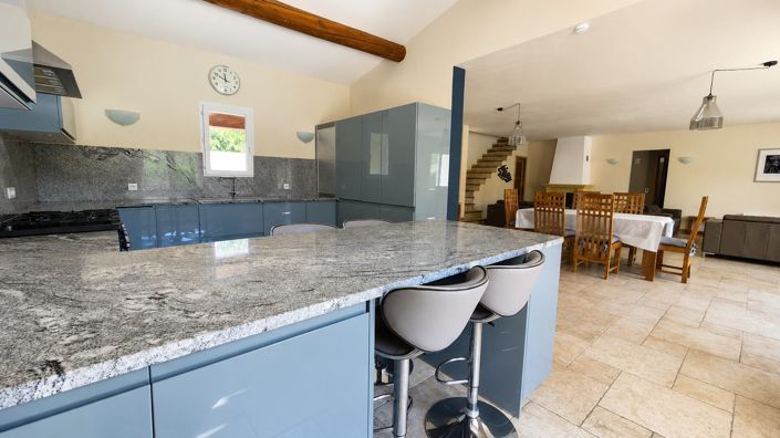 Image No.9-5 Bed House for sale