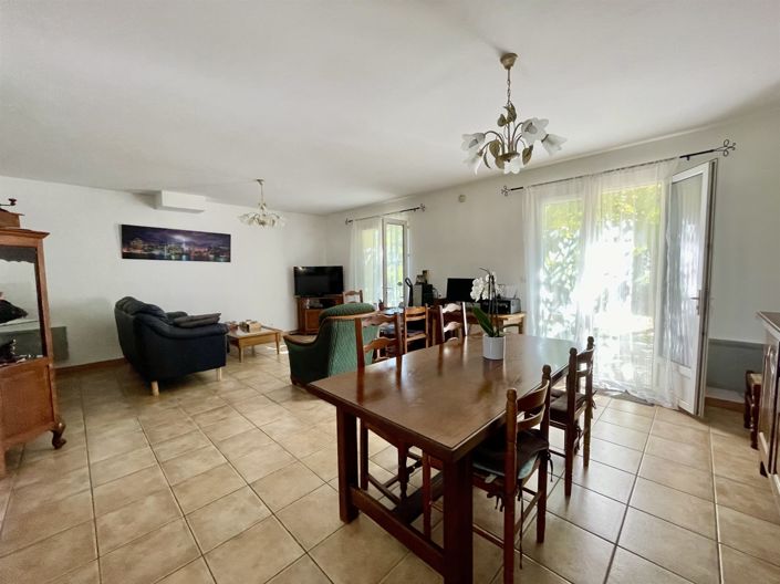 Image No.10-3 Bed House for sale